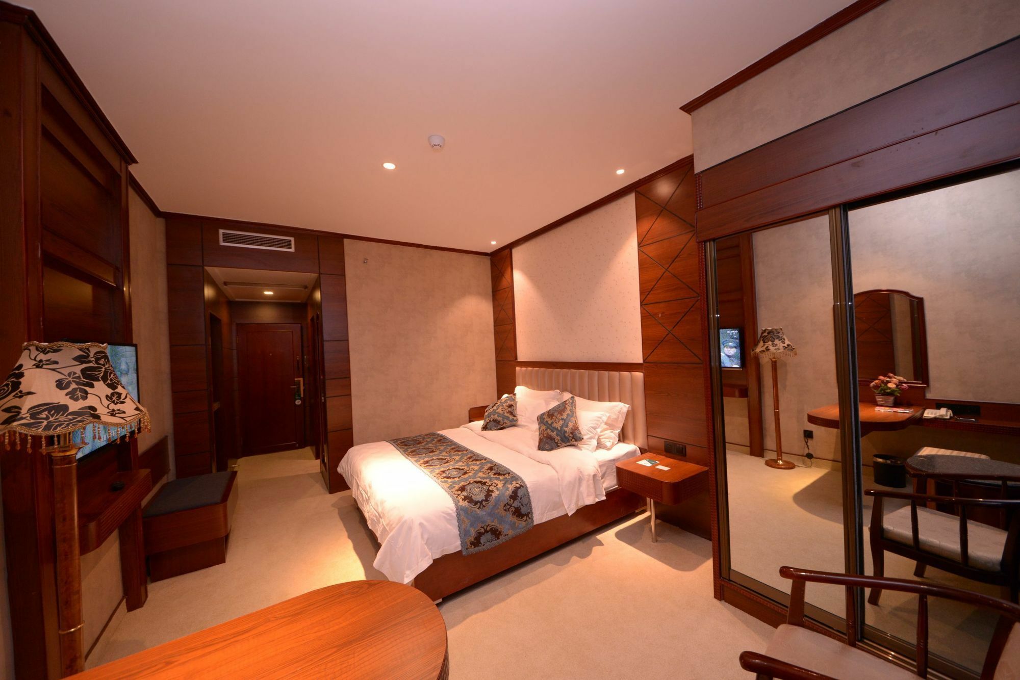 Harbin Bremen Train Station Hotel מראה חיצוני תמונה